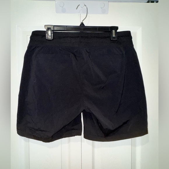Kyodan Black Activewear shorts. Roll up and snap or leave down. Size L. NWOT - Picture 3 of 9